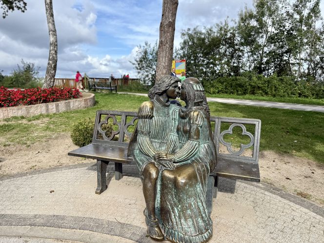 Rewal. Aleja zakochanych