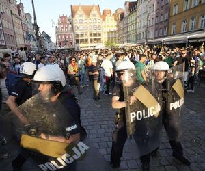 Kibice przed finałem Ligi Konferencji we Wrocławiu