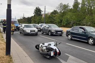 Groźny wypadek na Retkini. Samochód zderzył się ze skuterem