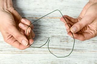 DIY: świąteczna zawieszka z fistaszków – instrukcja wykonania (2)