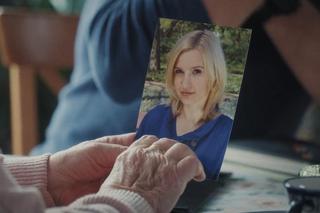 	M jak miłość odc. 1805. Małgosia (Joanna Koroniewska) na zdjęciu Barbary