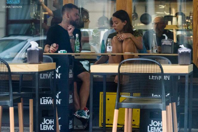 MUCHA ZAPOMNIAŁA SPODNI.