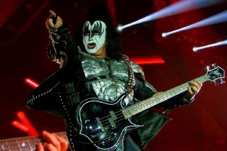 Gene Simmons nie zmienił zdania i wciąż uważa, że rock jest martwy. Dlaczego?