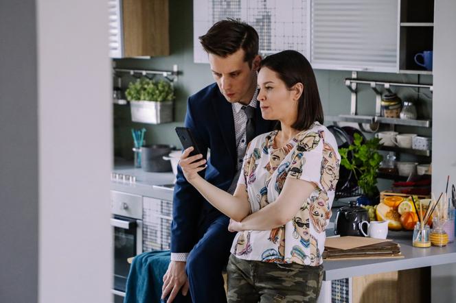 Na Wspólnej odc. 3327. Kasia (Julia Chatys), Darek Żbik (Michał Mikołajczak)