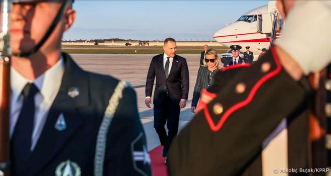 Prezydent Nawrocki na czerwonym dywanie w USA