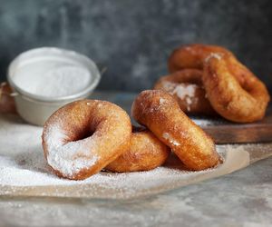 Na sylwestra robię puszyste oponki drożdżowe. Z przepisem Ewy Wachowicz zawsze się udają 