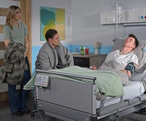 Pierwsza miłość, odcinek 4034: Alan (Alan Andersz), Oskar (Filip Gurłacz), Kalina (Magdalena Wieczorek) 