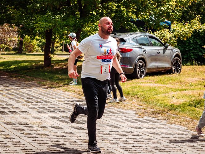 Sportowe emocje w Chorzowie. 150 biegaczy wystartowało w 6. edycji Chorzowskiej Dychy