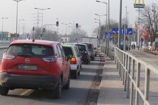 Utrudnienia w ruchu na rogu Połczyńskiej i Powstańców Śląskich