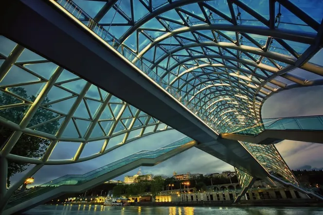 Współczesna architektura Gruzji: co zobaczyć w Tibilisi? 