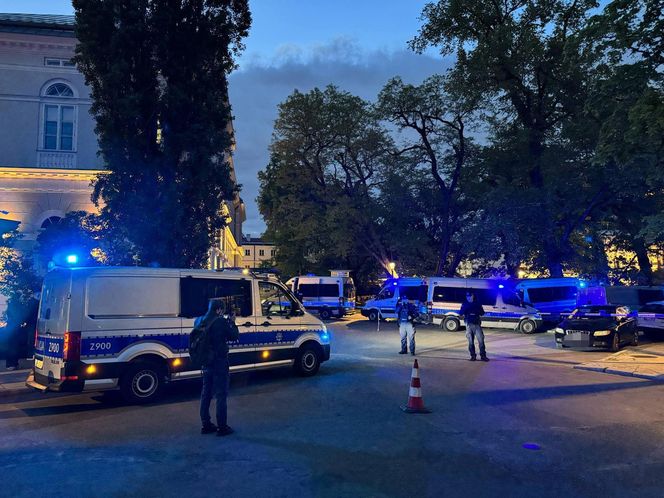  Atak siekierą na UW