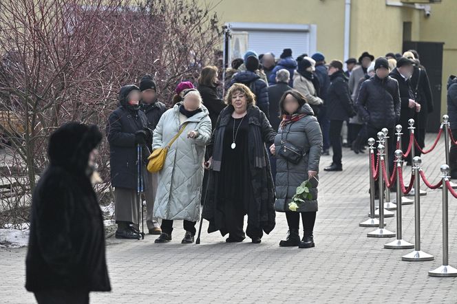 Warszawa pożegnała Mariana Truskiego. Wzruszające przemówienia na pogrzebie. „Przyjaciel i wybitny autorytet” 