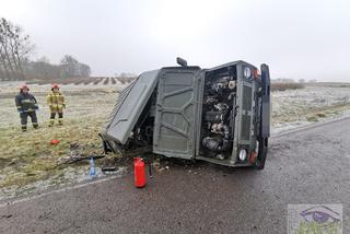 STRASZNY wypadek wojskowego pojazdu. Honker zgnieciony jak puszka