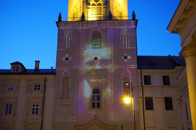 Wyjątkowa iluminacja na Wieży Trynitarskiej w Lublinie! Musicie to zobaczyć! [GALERIA]