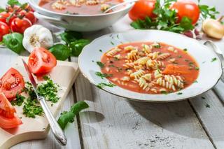 Ta zupa jest lepsza od pomidorowej! Jak ją przyrządzić?