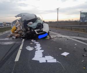 Wypadek na S1. Bus zderzył się z ciężarówką