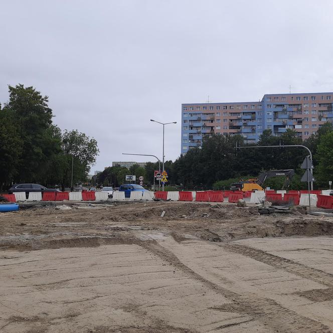 Poślizg na ważnej arterii Olsztyna. Przedłuży się remont ulicy Pstrowskiego