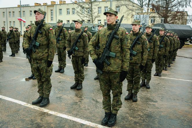 Uroczysta przysięga w Białymstoku. Ponad 90 nowych żołnierzy w szeregach WOT [ZDJĘCIA,WIDEO]