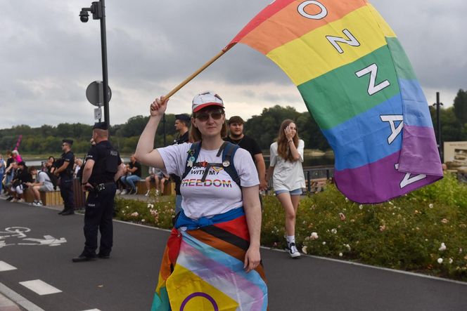 VI Toruński Marsz Równości. Przeciwnicy modlili się w centrum