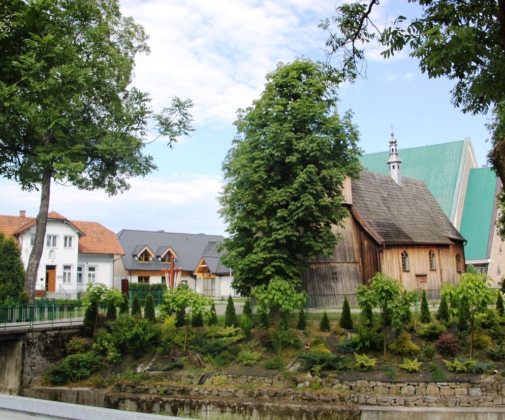 To dawna wieś szlachecka w Małopolsce. Kiedyś należała do zakonników z Krakowa