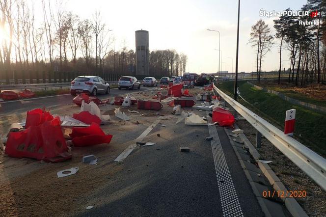 Alfa Romeo na dachu. Do tego prowadzi nadmierna prędkość