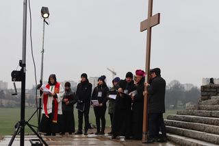 Tak wyglądała jubileuszowa Droga Krzyżowa na Majdanku 2025