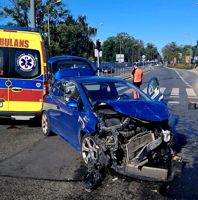 Wypadek na skrzyżowaniu ulic Limanowskiego i Maratońskiej
