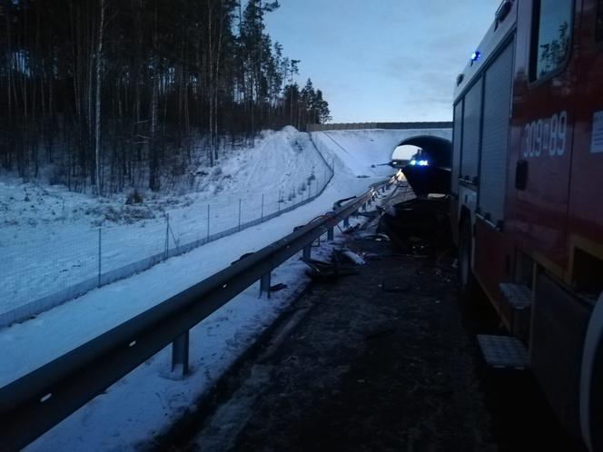 Stawiguda: Śmiertelny wypadek na DK 51. Auto wjechało w wóz strażacki [FOTO]