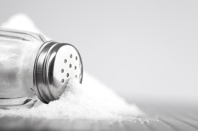 Sól – czy jemy za dużo soli? Jaki ma wpływ na organizm człowieka? Jaka dawka soli jest bezpieczna?