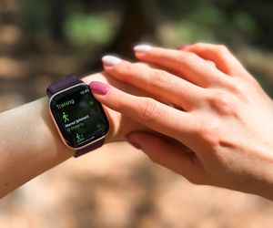 Przez kilka miesięcy ćwiczyłam z zegarkiem Apple Watch Series 10. To prawdziwy trener osobisty i koordynator zdrowia w jednym urządzeniu