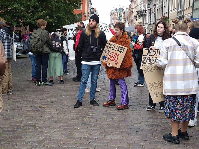 Z Kopernikiem dla Klimatu. Młodzi torunianie wyszli na ulice [AUDIO]