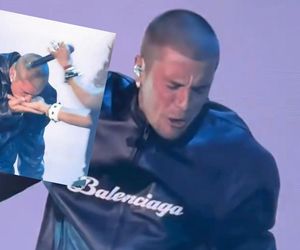 Justin Bieber powrócił na scenę i… zaniepokoił fanów! Coś się z nim dzieje