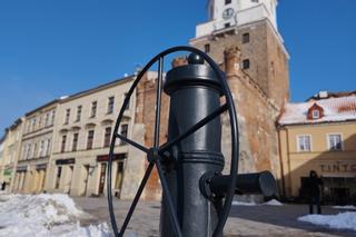Darmowy dostęp do czystej wody w Lublinie. Miasto ogłosiło przetarg na utrzymanie miejskich poidełek i zdrojów 