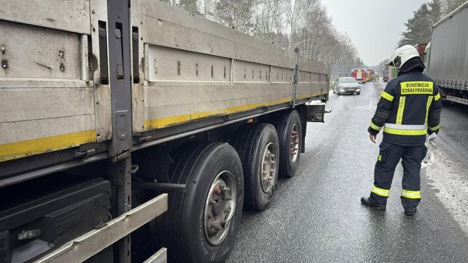 Wypadek na DK 10 w Solcu Kujawskim! Jedno z aut wylądowało w rowie [ZDJĘCIA]