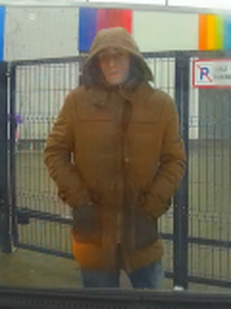 Policja szuka tych mężczyzn. Poznajesz ich?