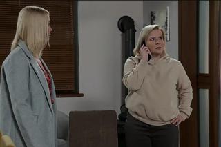 Pierwsza miłość, odcinek 3839. Emilka (Anna Ilczuk), Marysia (Aneta Zając) 