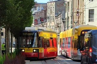 Wykolejony tramwaj w centrum Łodzi. Internauci: Chciał zaparkować