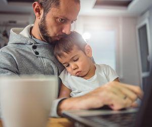 Stres rodzica a wpływa na dziecko. Inaczej działa napięcie mamy, a inaczej taty