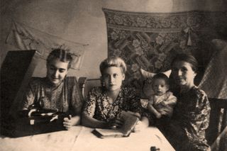 „Do kobiety w połogu diabeł ma przystęp”. Obrzędy porodowe naszych prababć zaskakują