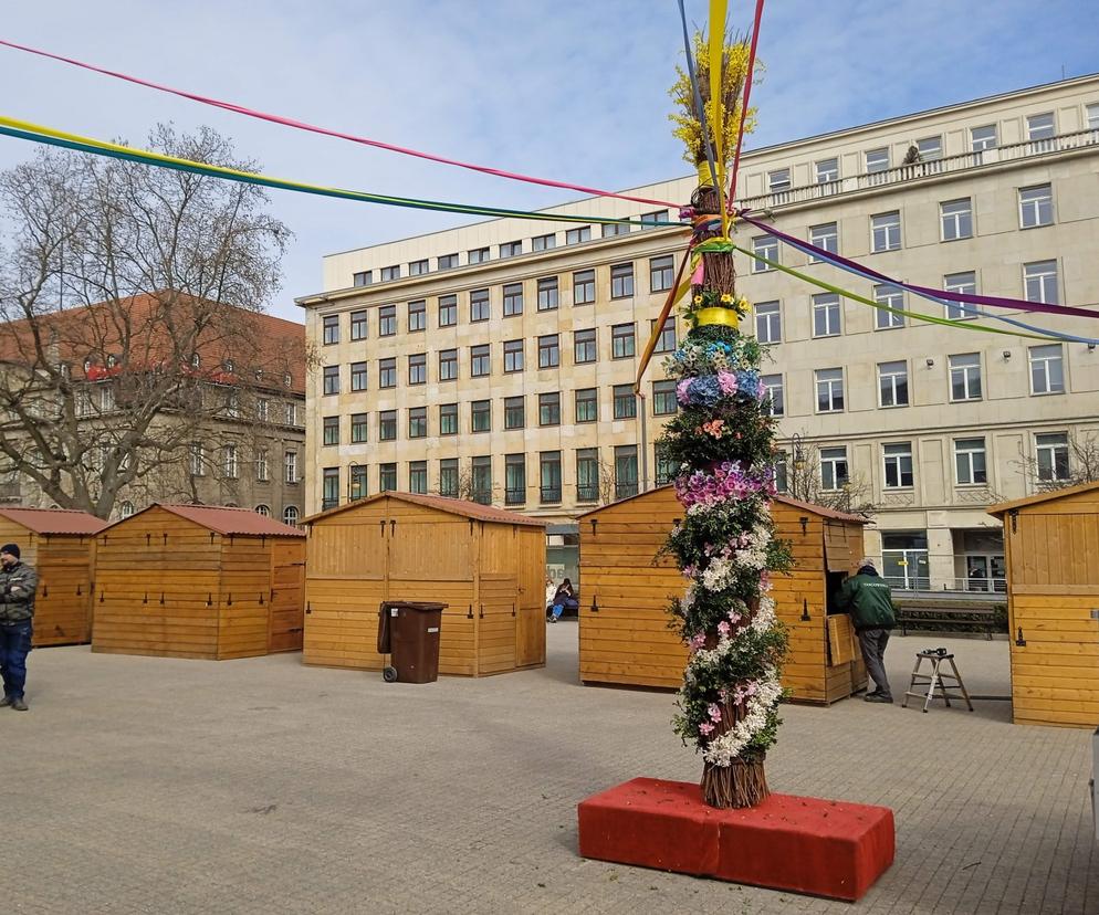 Palma wielkanocna na Placu Wolności w Poznaniu