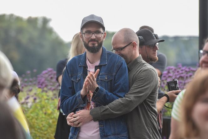 VI Toruński Marsz Równości. Przeciwnicy modlili się w centrum