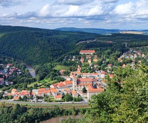 Obryw Skalny w Bardzie. Tutaj widoki zapierają dech w piersiach 