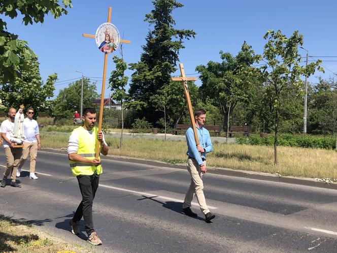 Marsz Wojowników Maryi w Rumi. Ponad 6 tys. osób przeszło ulicami miasta odmawiając różaniec 