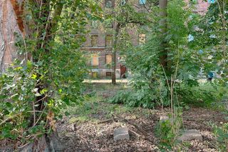 Zabytkowe famuły Izraela Poznańskiego w Łodzi 