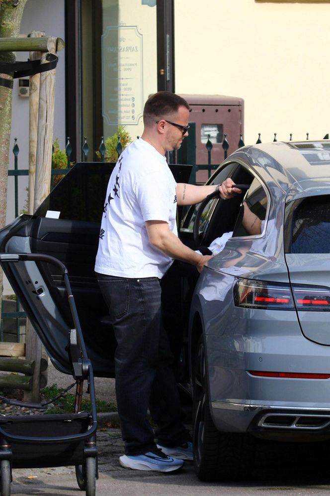 Marcin Hakiel z Dominiką i synkiem Romeo w Sopocie