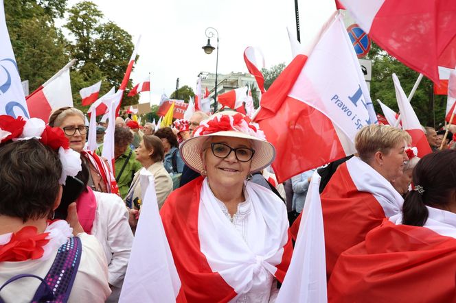 Karol Nawrocki prezydentem. Tłumy pod Sejmem