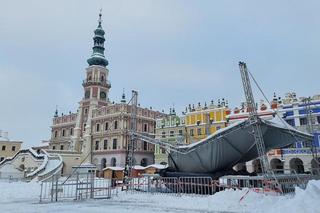 Lubelskie/Zamość - śnieg zawalił dach sceny na Rynku 