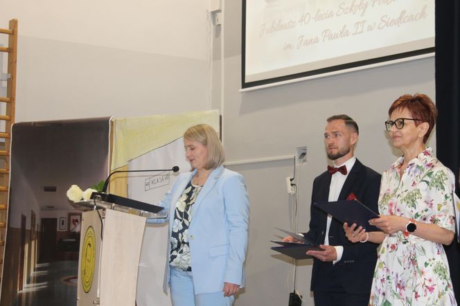 Jubileusz 40-lecia połączony był ze świętem szkoły, ponieważ obchodzi ona również 28. rocznicę nadania imienia.