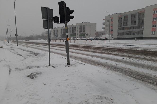 Atak zimy w Białymstoku. Fatalne warunki w mieście i Podlaskiem [ZDJĘCIA]