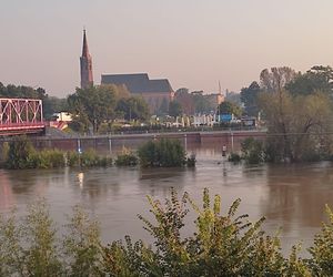 Strażacy z Wielkopolski jadą do zagrożonego powodzią Głogowa nad Odrą